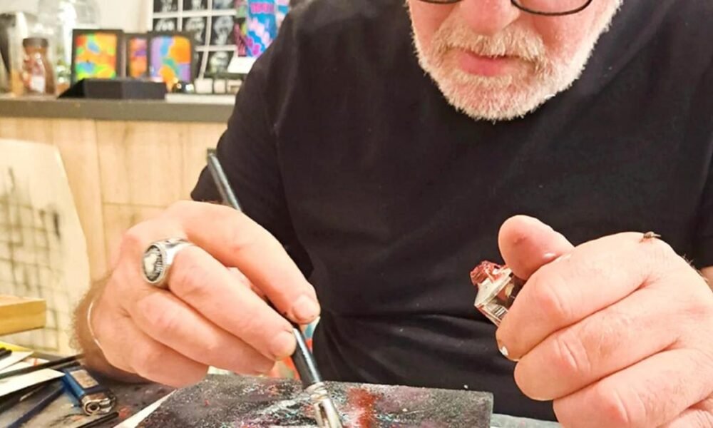 Artists create works live in new art space