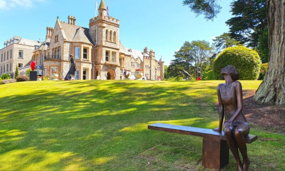 I visited one of world’s best golf courses on stunning estate with luxury rooms, afternoon tea, spa & art galleries